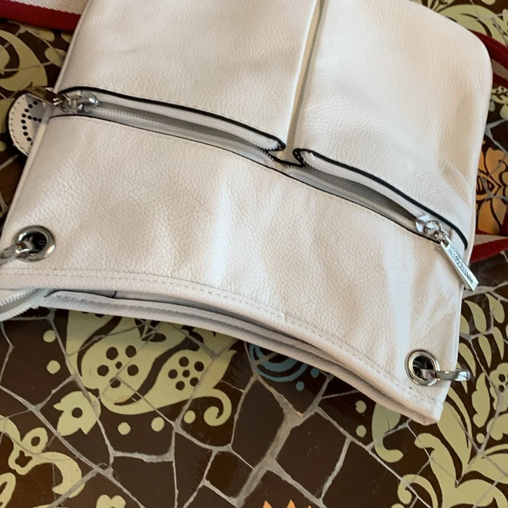 GIANI BERNINI White Crossbody Bag with Silver Hardware